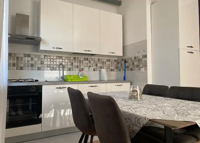 Eduardo Apartman